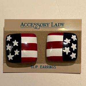 NWT WOMEN’S PATRIOTIC CLIP EARRINGS.